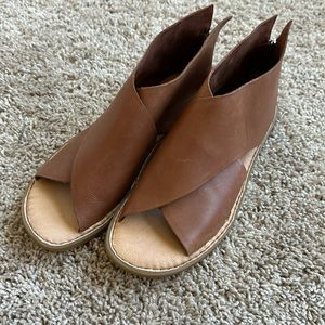 Born Women’s Shoes